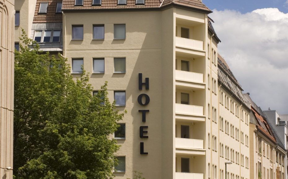 1-Hotel-Dietrich-Bonhoeffer-Haus-Aussenansicht-hoch-2-1800×1170